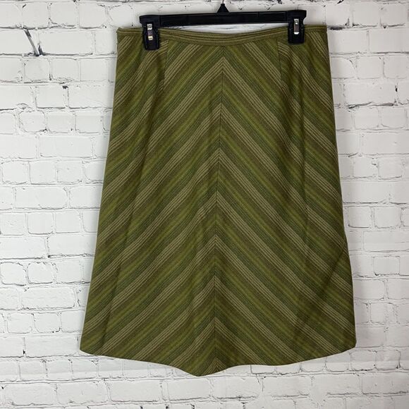 Loft Wool Skirt  - Picture 4 of 6